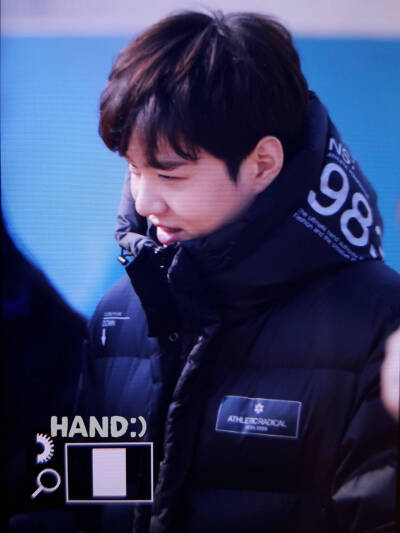 怕冷的桃 也是白嫩的小燮^^
180210江陵迷你演唱会
cr.HANiceDay