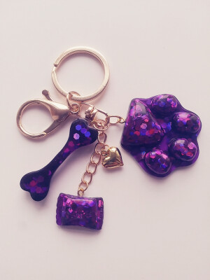 DIY滴胶小熊钥匙扣。喜欢的可以找我定做