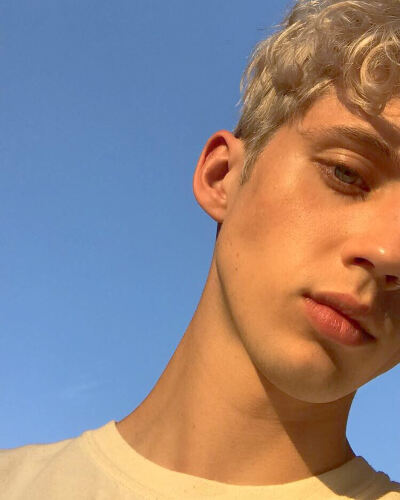 Troye Sivan ins搬运 高清壁纸