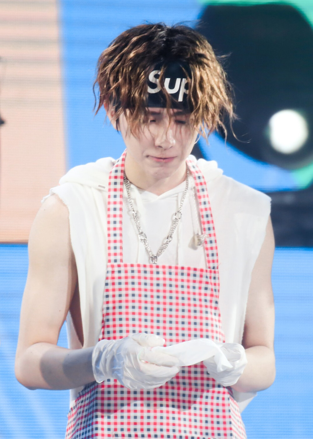 蔡徐坤发带吃柠檬侵删致歉