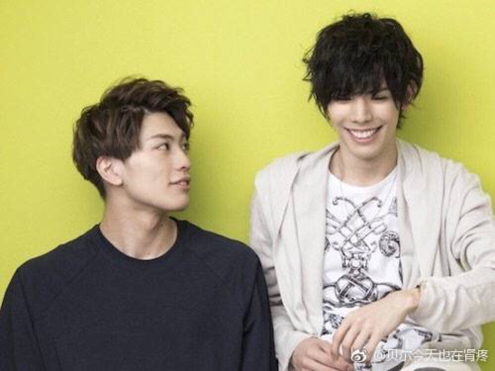 刀乱舞台剧演员
东酱（咪总）和健人（姥爷）
哎呀两个人真是可爱啊！