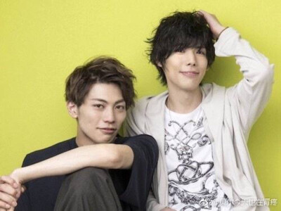 刀乱舞台剧演员
东酱（咪总）和健人（姥爷）
哎呀两个人真是可爱啊！