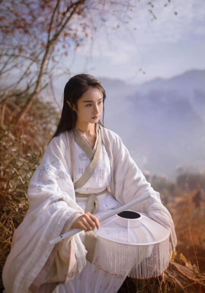 我爱着你，你却和别人在一起？