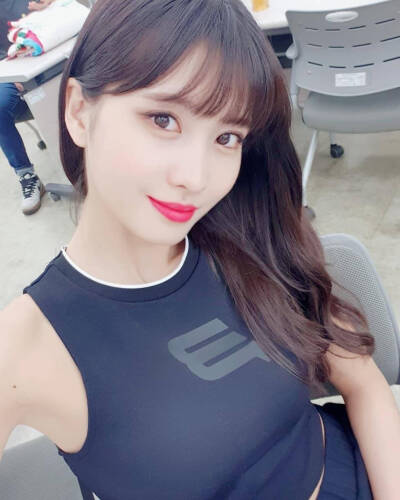 平井桃 Momo
TWICE成员