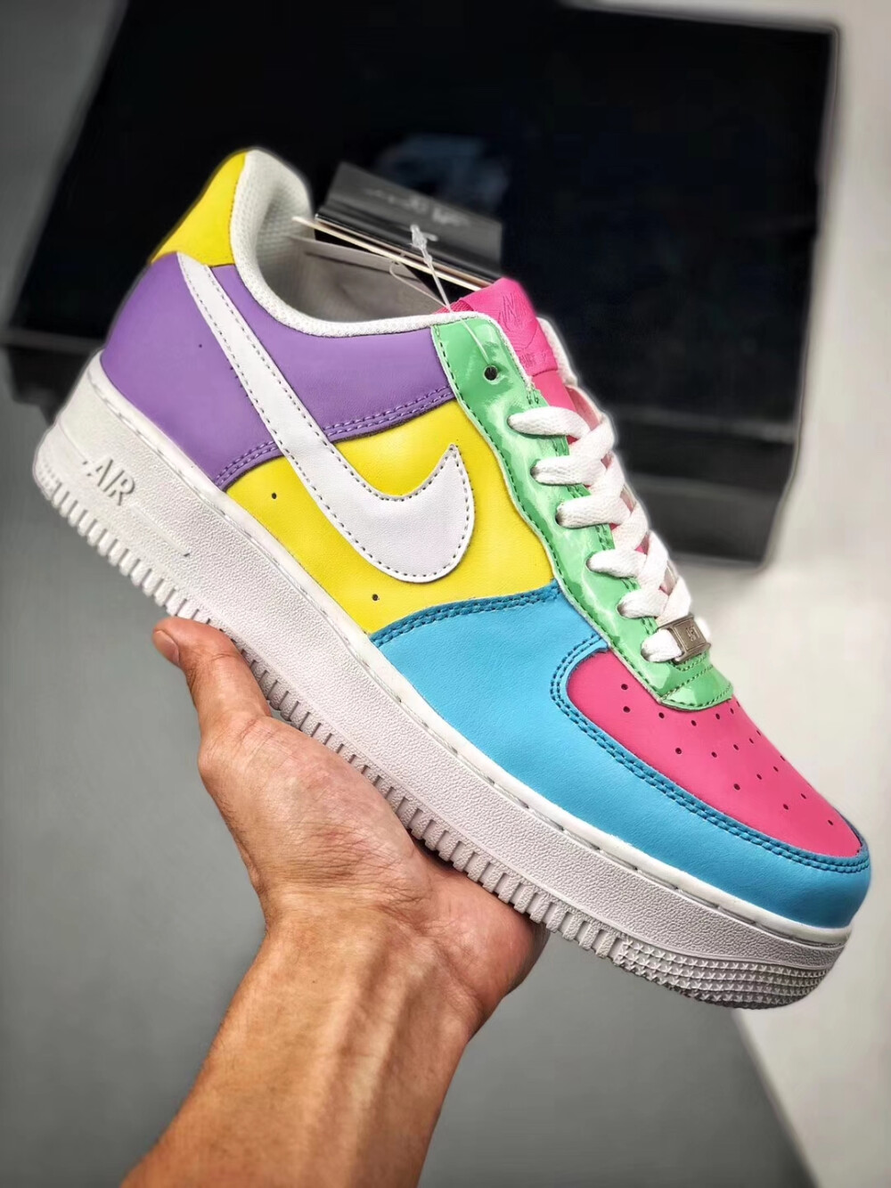 英国限定发售 全网首发
Nike Air Force 1 07 Lv8 “七彩糖果” 