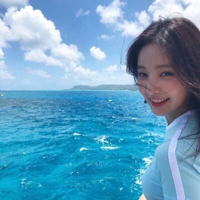 女头
<乔思乐>女头集