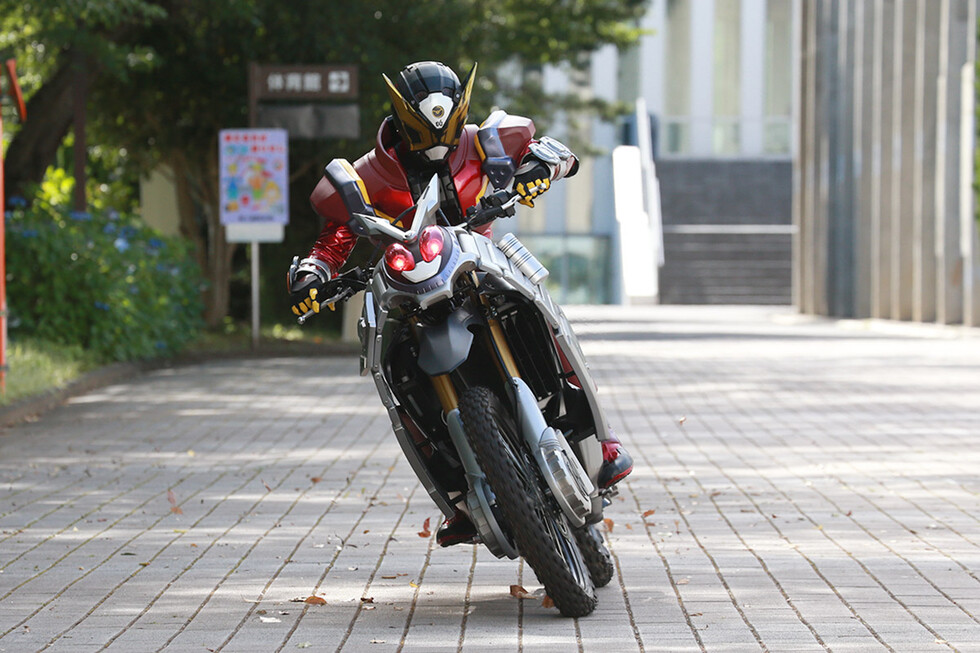 假面骑士zo摩托车图片