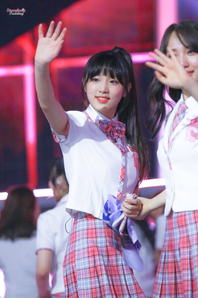 崔艺娜
180831 produce48出道直播饭拍
cr.berryPudd1ng ​​