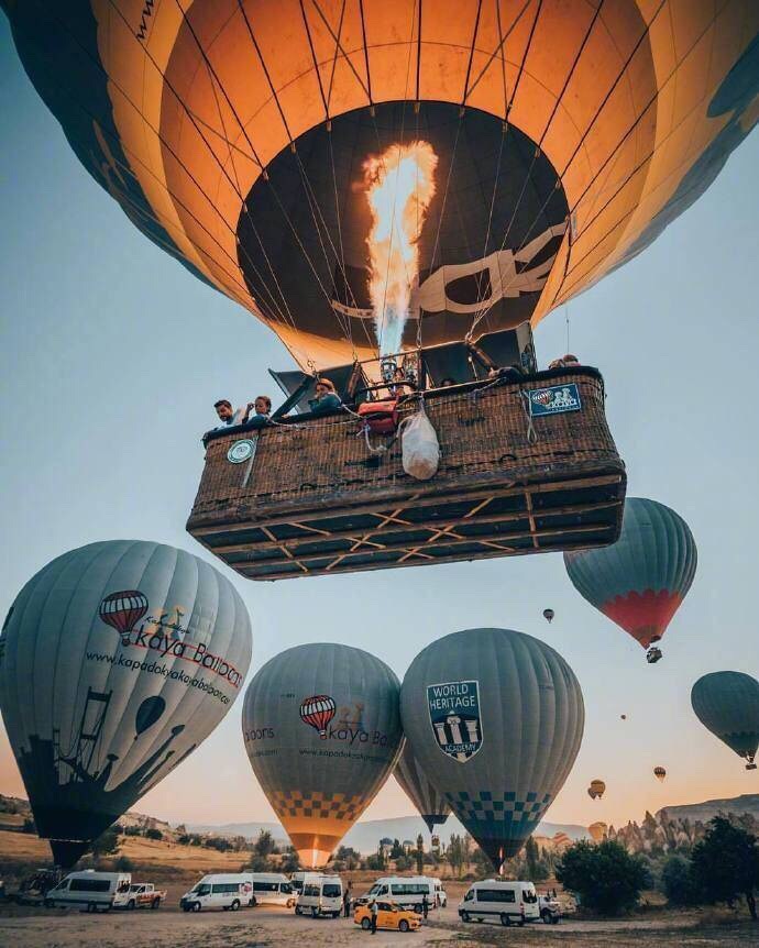 土耳其，卡帕多奇亚（Cappadocia）的热气球 ​