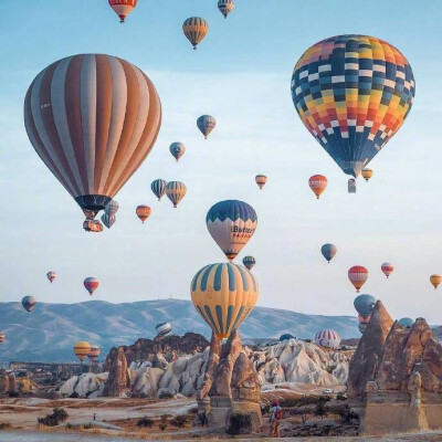 土耳其，卡帕多奇亚（Cappadocia）的热气球 ​