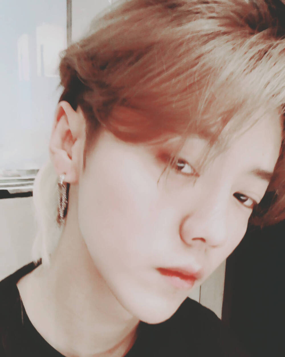 #鹿晗# INS更新。