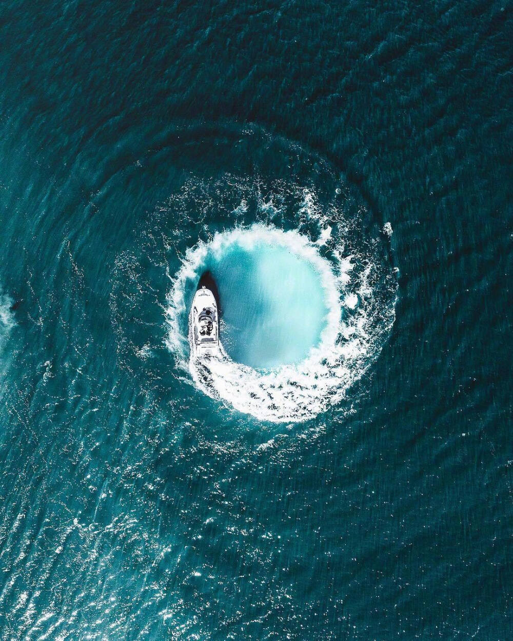 站在上帝的视角看世界 ins：airpixels ​