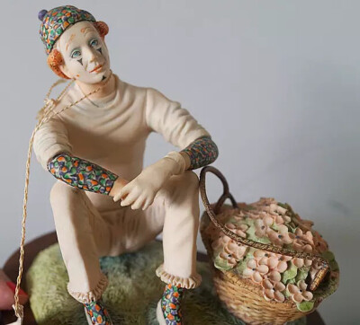 美国艺术家打造手工制造VINTAGE纯美小丑陶瓷摆件。