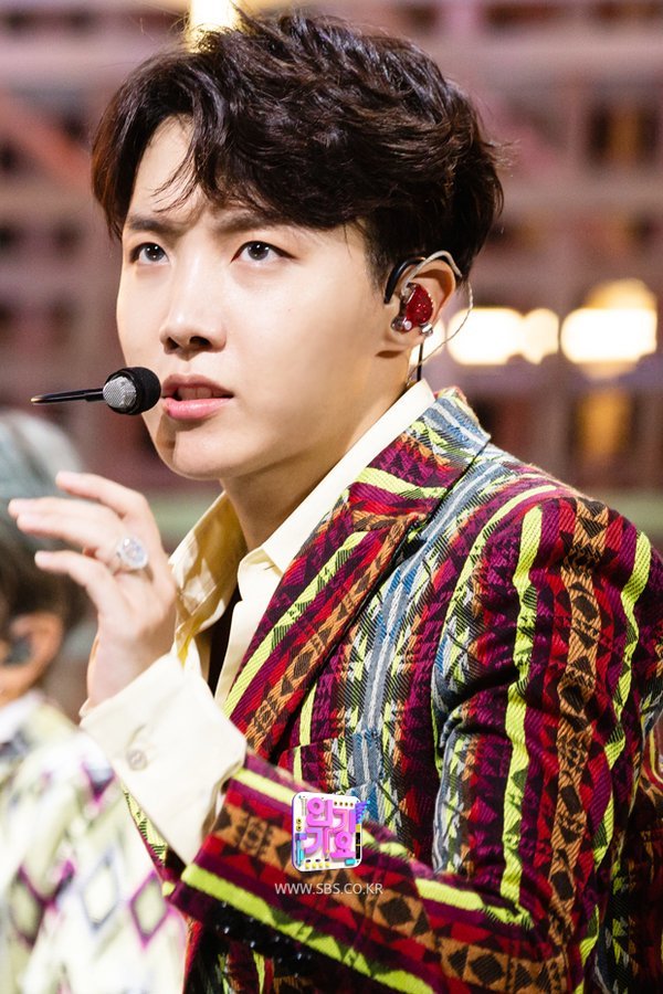 jhope郑号锡bts防弹少年团20180902人气歌谣idol舞台照