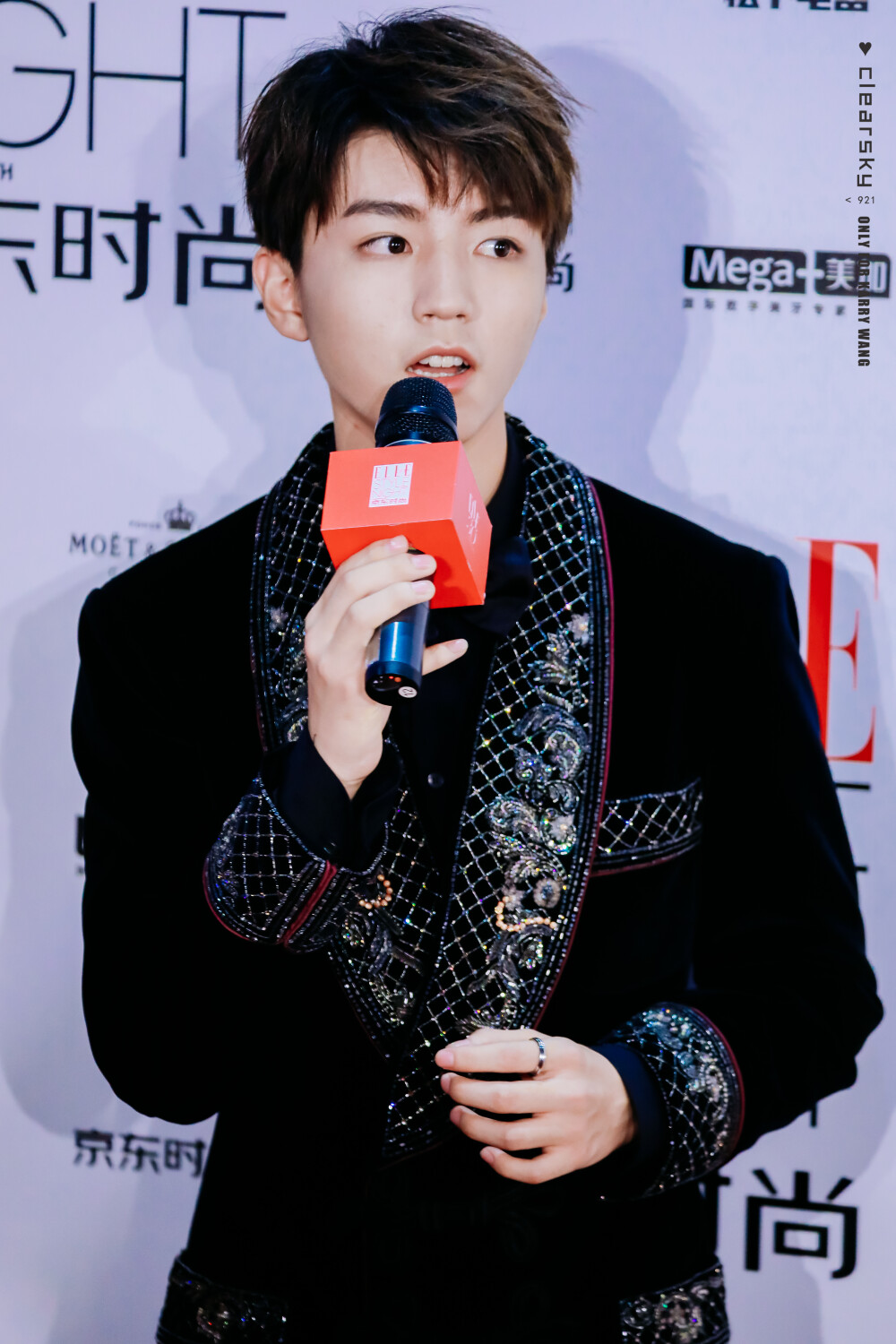 王俊凯×20180906 ELLE风尚大典×cr:logo