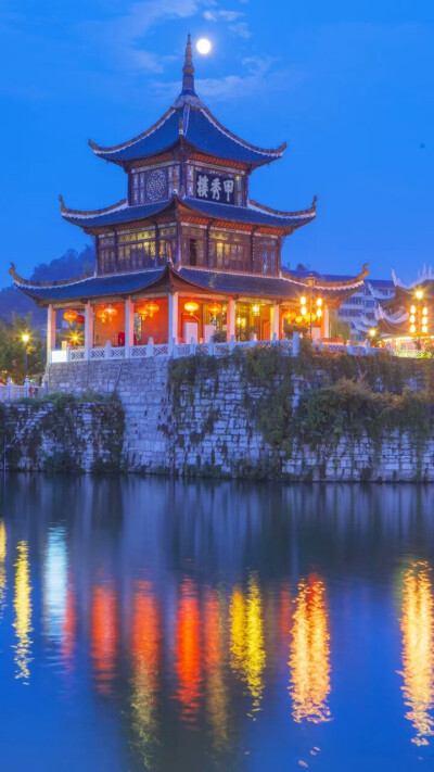 避暑名城甲秀楼贵阳