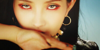 灵魂破碎，完美的傀儡.
自截自调