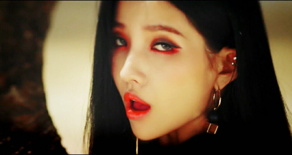 灵魂破碎，完美的傀儡.
自截自调