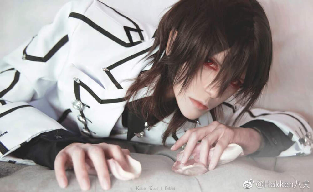 Vampire Knight 吸血鬼騎士
Kaname Kuran 玖蘭樞 x Yuki Kuran 玖蘭優姬
Studio | Cupcat Images
Kaname Kuran 玖蘭樞 | Hakken 八犬
Yuki Kuran 玖蘭優姬 | 张口小瓶 TARO
Photographer | 张口小瓶 TARO | Lea莉雅&Mikki蜜琪
Helper | Lea莉雅&Mikki蜜琪 | Michi Wish
#Hakken八犬#