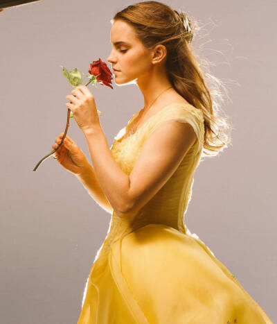 Emma Watson美女与野兽定妆照 魔镜玫瑰