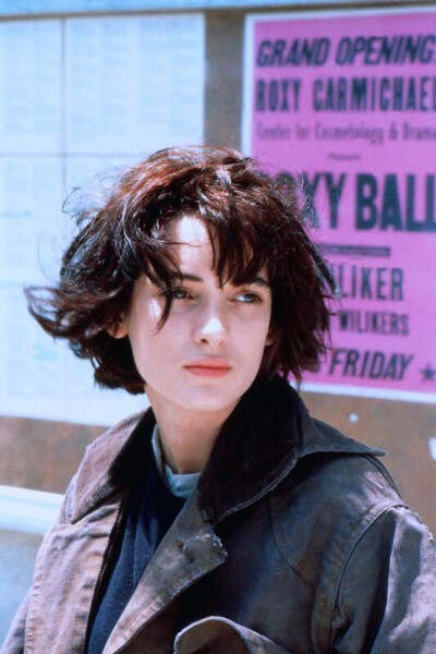 薇诺娜·瑞德
Winona Ryder | 美国
