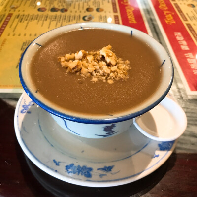 和艾琳娜的广式糖水下午茶☕️
芒果西米露 核桃糊 养生老年局了解一下