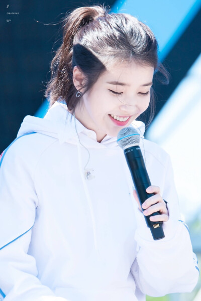 IU 李知恩