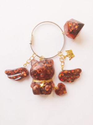 滴胶作品钥匙扣，手机支架，摆台