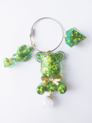 滴胶作品钥匙扣，手机支架，摆台