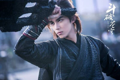 电视剧斗破苍穹。萧炎小医仙药尘。吴磊李沁