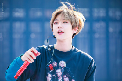 边伯贤 .BAEKHYUN【更图】 180909 SPECTRUM Dance Music Festival【macaron B】