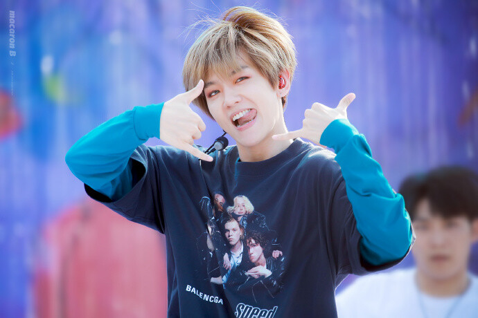 边伯贤 .BAEKHYUN【更图】 180909 SPECTRUM Dance Music Festival【macaron B】