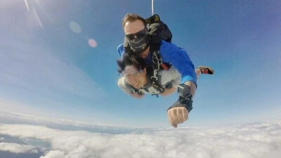 澳大利亚凯恩斯15000英尺的skydive，简直不能再刺激一点了吧！超想来一次啊！！！via.JYJY的环球旅行 ​​​​