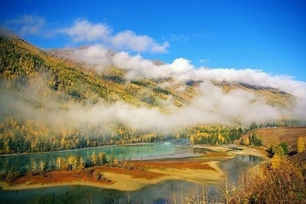 神的自留地——新疆喀纳斯，随处一拍都是美景。 秋天去，一定会惊艳到你哦~ ????