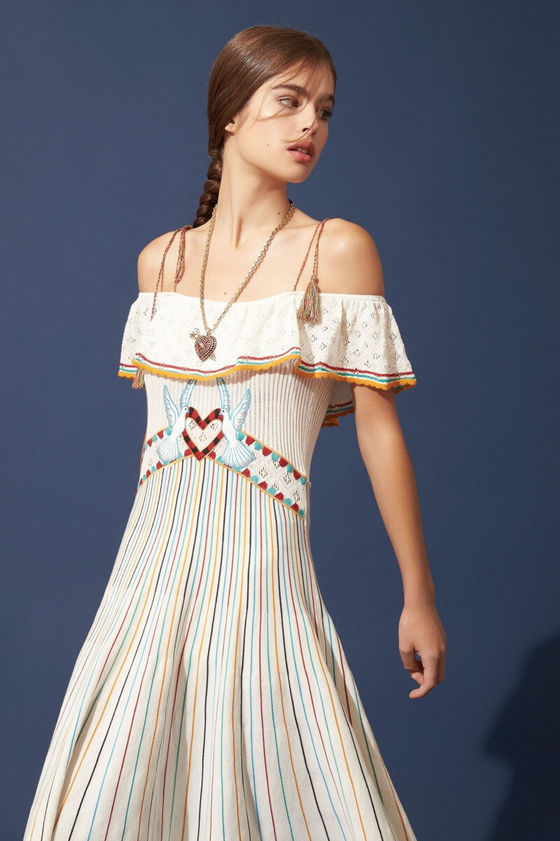 Red Valentino 2019 春夏高级成衣lookbook