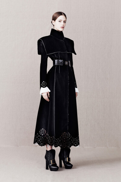 Alexander McQueen Pre-Fall 2013 - Collection - Gallery - Style.com : Alexander McQueen Pre-Fall 2013 - Collection - Gallery - Style.com