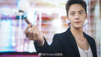 【陈伟霆 William Chan】Maybelline 美宝莲纽约亚太区代言人 美宝莲小灯管星钻系列 广告 1708 x 960 px (图源: 微博@Chrison克里森 weibo.com/1614137095/Gz2ltBu1O)