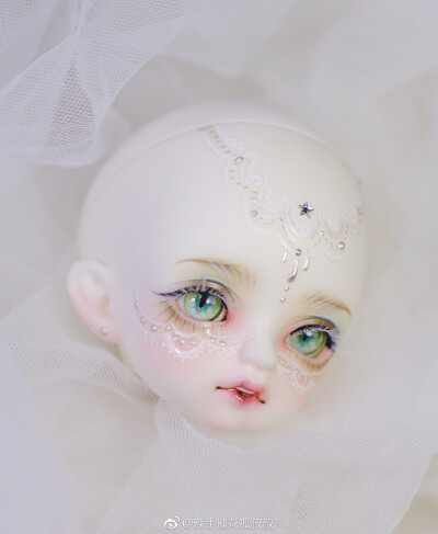 bjdbjd妆面 #bjd接妆# #bjd化妆# 型号：soom-鱼苗 要求：眼下额头蕾丝 画完感觉像印度新娘似得2333 ​​​​