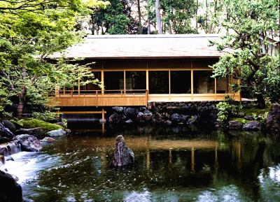 日本寒川神社花园