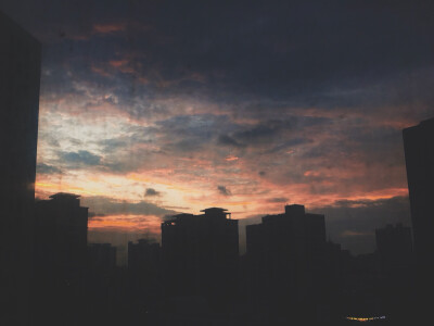 【摄影 壁纸 天空 横图 意境 色彩 夕阳 云】_photoed by Fanny.