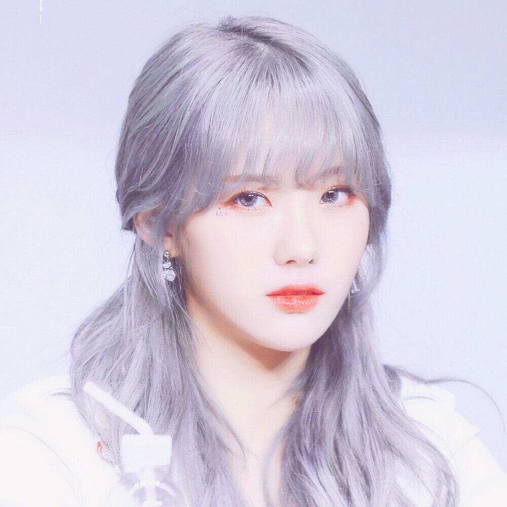 Luda 李露朵
女爱豆头像