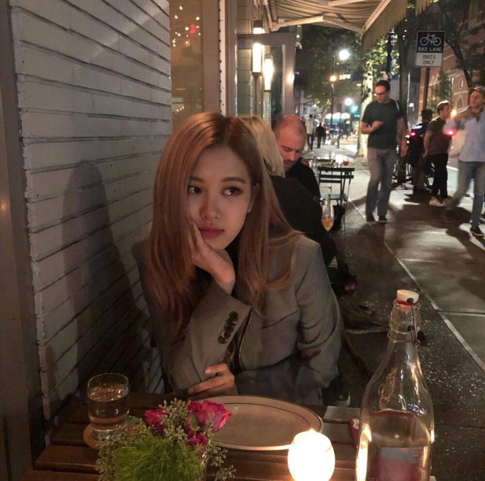 BLACKPINK
rose 朴彩英
「ins」