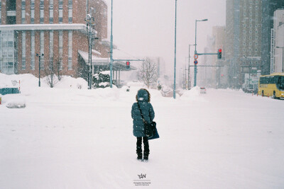 摄影师ins：yan_pic 画面下的少女