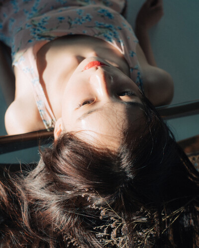 摄影师ins：yan_pic 画面下的少女