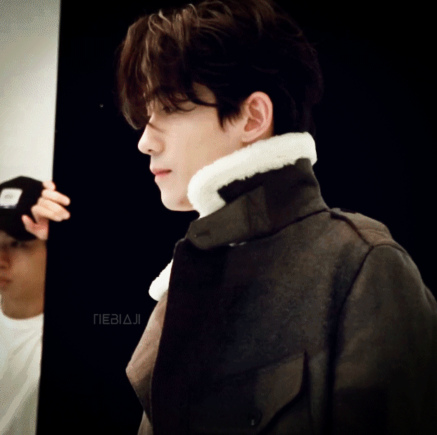 朱一龙
居老师的神颜