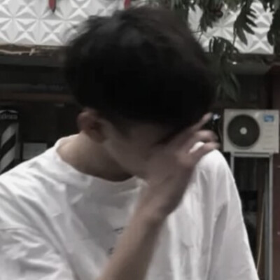 男生头像/林楚。