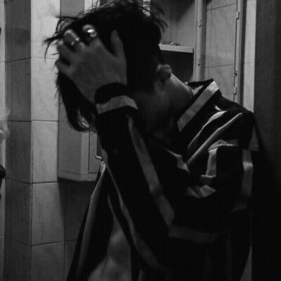 男生头像/林楚。