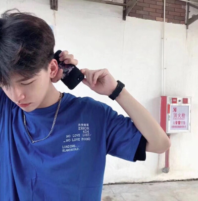 男生头像/林楚。