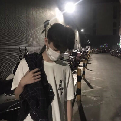 男生头像/林楚。