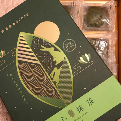 淘宝—-东海堂抹茶流心月饼